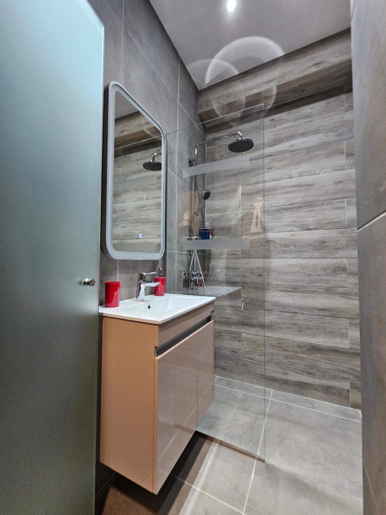 Dione Luxury Business Suite In The Heart Of Atenas Exterior foto